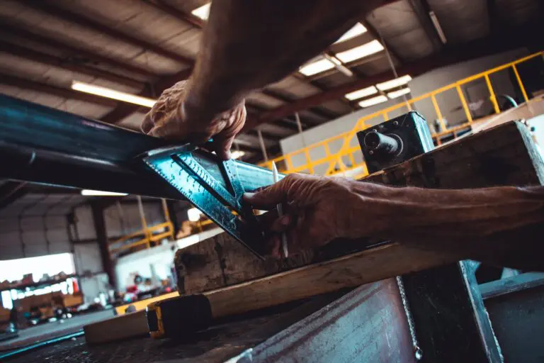 Why Choose Bienal Closets 9 Black triangle measuring tool