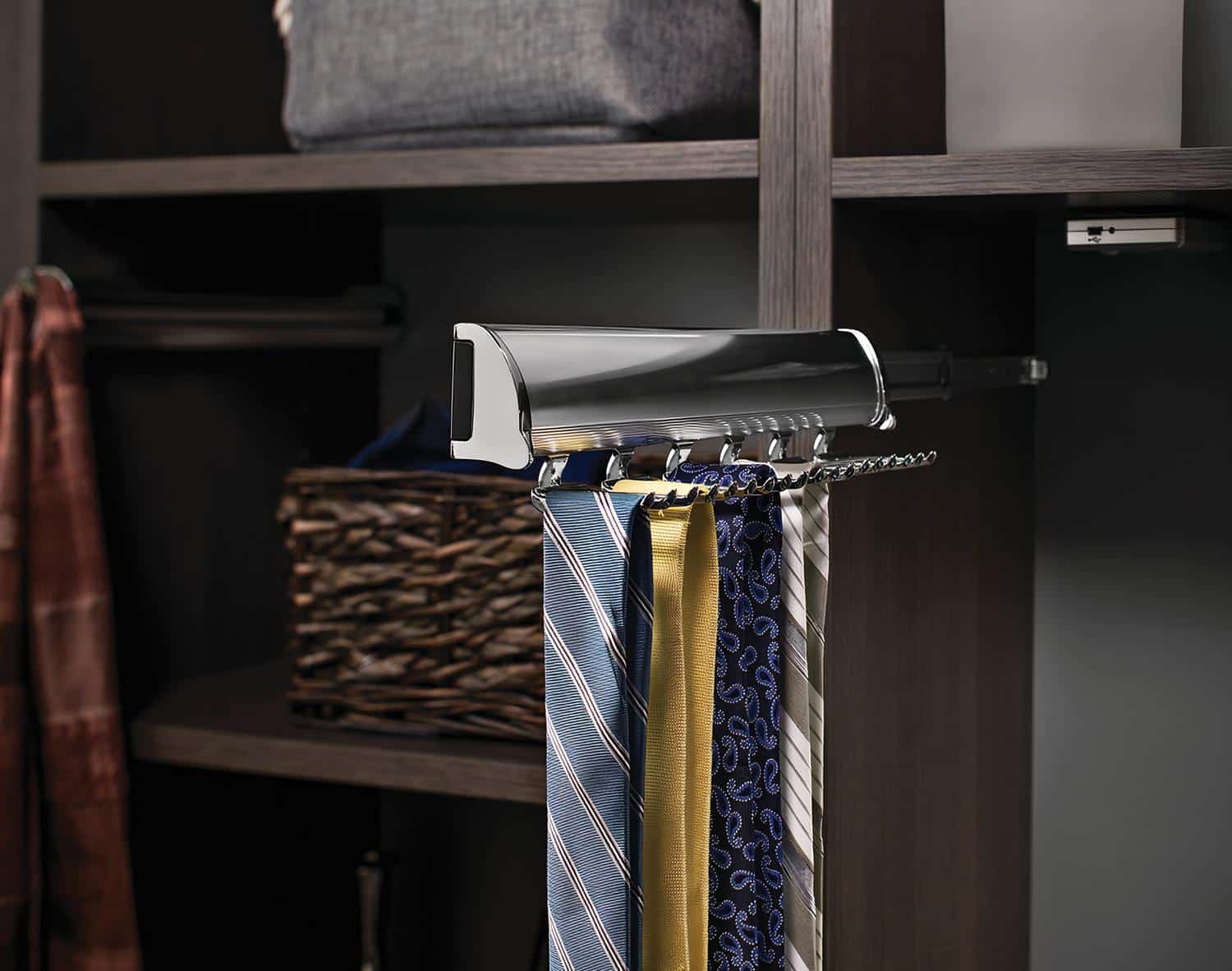 Tie rack