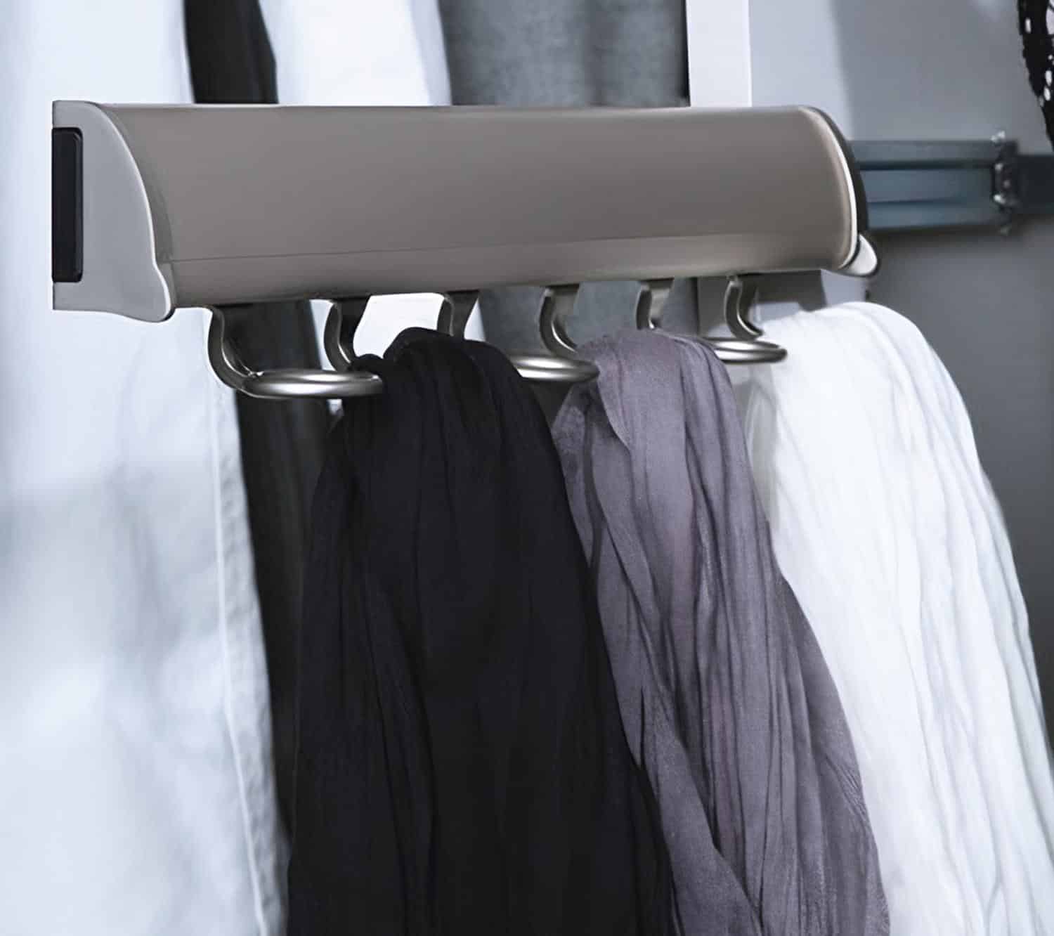 Scarf rack