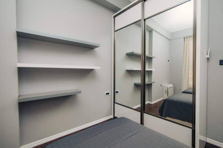 10 Best Mirrored Closet Door Ideas to Enhance Your Room