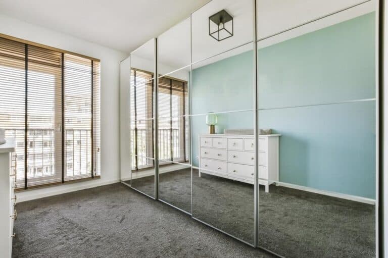 10 Best Mirrored Closet Door Ideas to Enhance Your Room