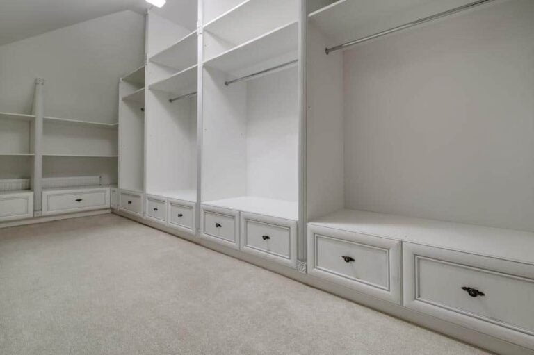 How to Turn a Room Into a Closet in 10 Steps: Easy Guide